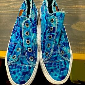 Blowfish size 9 slip on